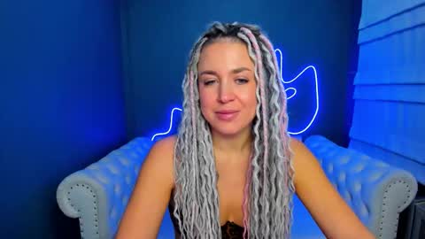 Roxy online show from 11.04.25