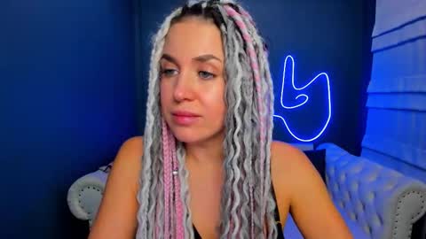 Roxy online show from 11.22.25