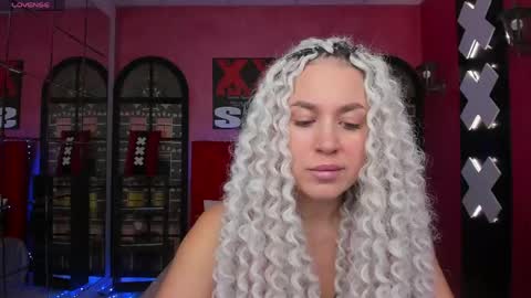 Snapshot of roxy_mars chatting on 05.19.26 Roxy online show from 05.19.26