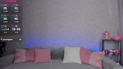 Snapshot of roxy_mars chatting on 07.16.26 Roxy online show from 07.16.26