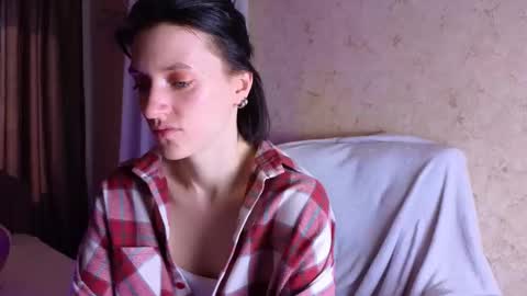 roxy_riot_ online show from 02.17.25