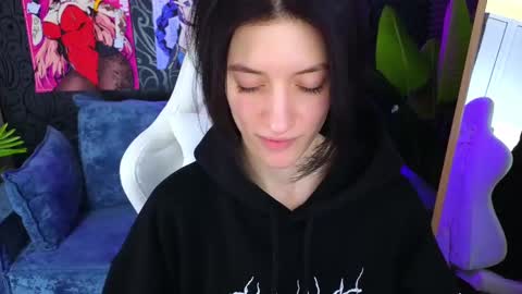 roxy_riot_ online show from 02.18.25