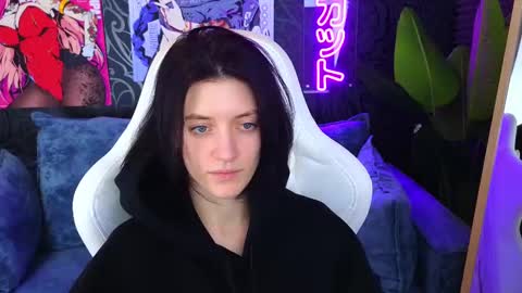 roxy_riot_ online show from 02.18.25