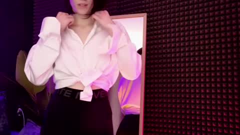 roxy_riot_ online show from 03.08.25