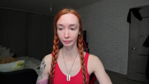 Snapshot of roxy_silver chatting on 12.16.25 Roxy online show from 12.16.25