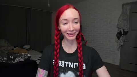 Snapshot of roxy_silver chatting on 02.18.26 Roxy online show from 02.18.26