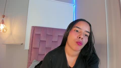 Snapshot of roxy_stone1 chatting on 04.29.26 roxy_stone1 online show from 04.29.26