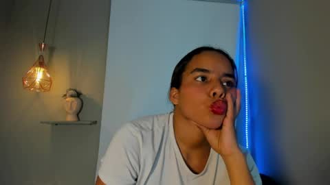 Snapshot of roxy_stone1 chatting on 05.30.26 roxy_stone1 online show from 05.30.26