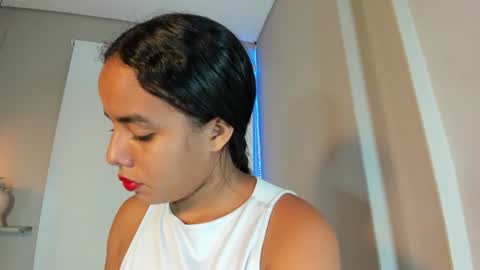 Snapshot of roxy_stone1 chatting on 06.19.26 roxy_stone1 online show from 06.19.26