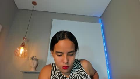 Snapshot of roxy_stone1 chatting on 06.22.26 roxy_stone1 online show from 06.22.26