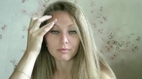 roxyfox18x01 online show from 09.29.25