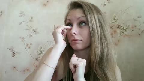 roxyfox18x01 online show from 04.15.26