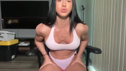 Snapshot of roxyheartley chatting on 05.20.26 roxyheartley online show from 05.20.26