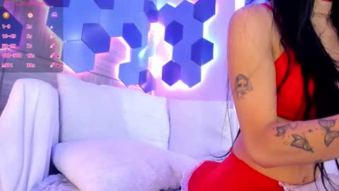    online show from 11.04.25