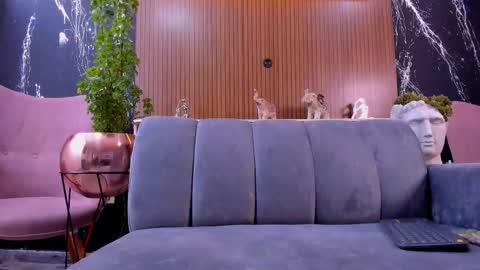 Roxy  online show from 10.02.25