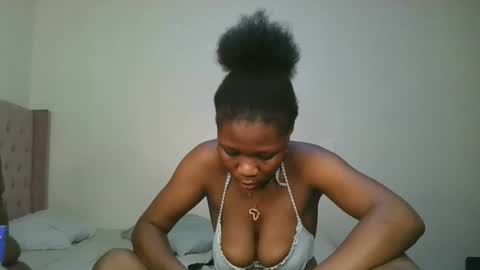 Snapshot of royal_goddes chatting on 02.06.26 goddes online show from 02.06.26