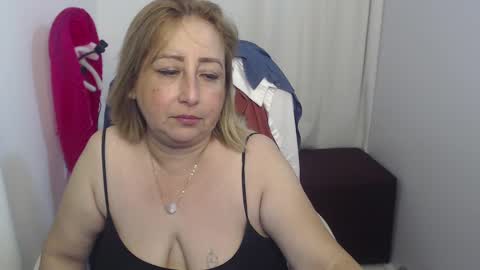 Snapshot of rubi_halliwey chatting on 01.12.25 Rubi online show from 01.12.25