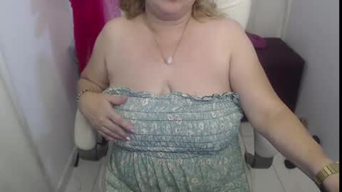 Snapshot of rubi_halliwey chatting on 03.08.25 Rubi online show from 03.08.25