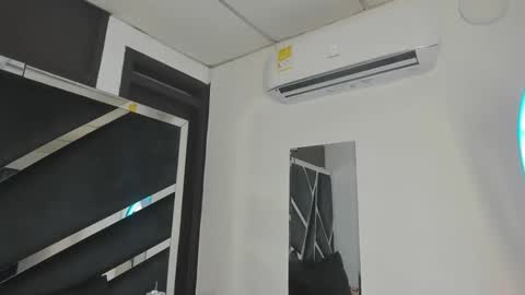 rubyxht online show from 10.17.25