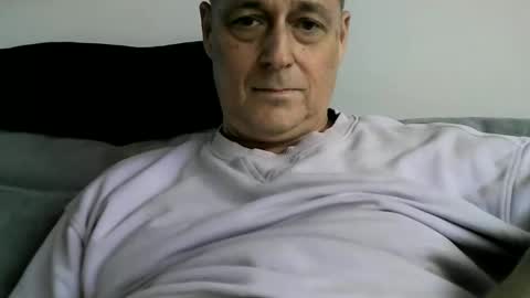 Snapshot of rudeski chatting on 12.22.24 rudeski online show from 12.22.24