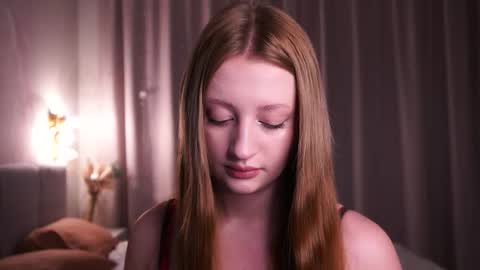 Snapshot of rue_novella chatting on 01.12.26 Mila online show from 01.12.26