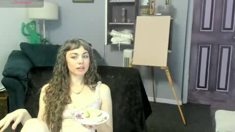 Snapshot of ruehallow chatting on 06.02.26 Rue Hallow online show from 06.02.26