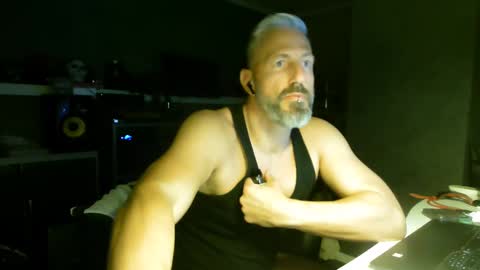 Snapshot of ruffi77 chatting on 03.08.25 Chico que rico Caliente online show from 03.08.25