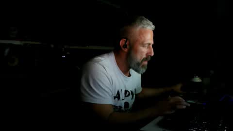 Chico que rico Caliente online show from 01.16.26