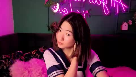 Snapshot of runi_asian chatting on 06.14.26 Runi online show from 06.14.26
