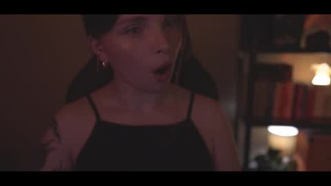 Snapshot of running_with_the_wolves chatting on 10.10.25 Elena online show from 10.10.25