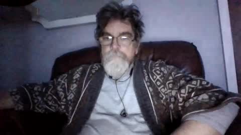 Snapshot of runningaround60 chatting on 12.14.25 runningaround60 online show from 12.14.25