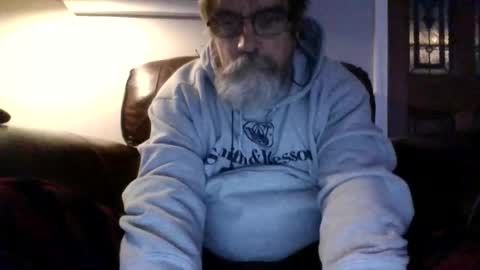 Snapshot of runningaround60 chatting on 12.20.25 runningaround60 online show from 12.20.25