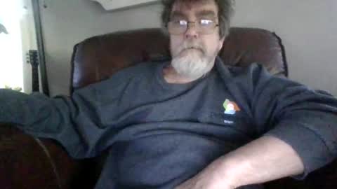 Snapshot of runningaround60 chatting on 05.08.26 runningaround60 online show from 05.08.26