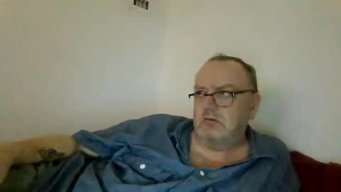 Snapshot of rustybee chatting on 10.21.25 rustybee online show from 10.21.25