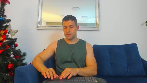 Snapshot of ryan__mckenna chatting on 12.14.25 ryan mckenna online show from 12.14.25