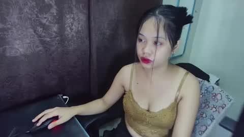 Snapshot of rylee_beau chatting on 12.17.24 Beau Angel online show from 12.17.24