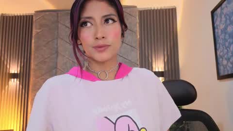 Snapshot of rynka__ chatting on 11.27.25 rynka online show from 11.27.25