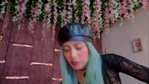 Snapshot of rynka__ chatting on 02.16.26 rynka online show from 02.16.26