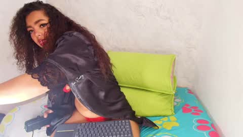 Snapshot of s_sofia_ chatting on 01.06.25 s_sofia_ online show from 01.06.25