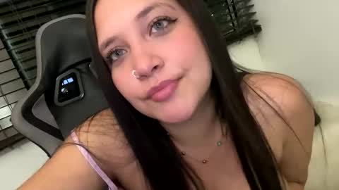 Snapshot of sabrina_cute18 chatting on 11.14.25 Sabrina online show from 11.14.25