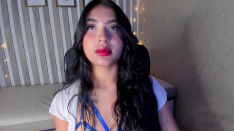 Snapshot of sabrinahims_ chatting on 02.07.25 mariana online show from 02.07.25