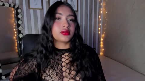 Snapshot of sabrinahims_ chatting on 02.25.25 mariana online show from 02.25.25