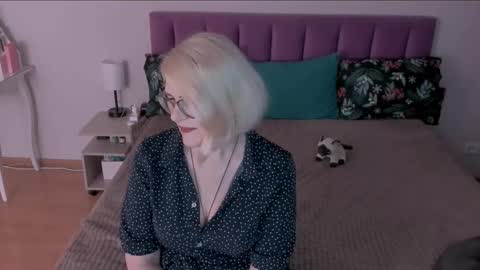 Sabrina MacMarren online show from 03.02.25