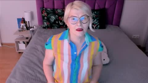 Sabrina MacMarren online show from 01.17.26