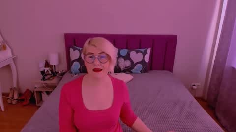 Sabrina MacMarren online show from 02.06.26