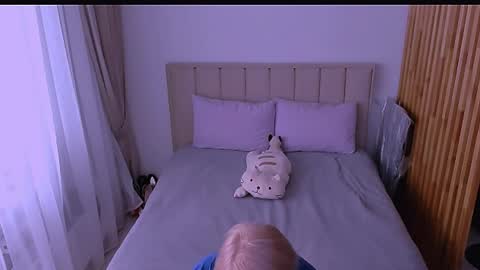 Sabrina MacMarren online show from 04.03.26