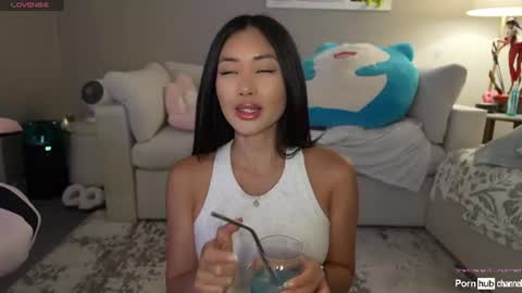 Snapshot of sabrinasarcade chatting on 06.19.26 Sabrina online show from 06.19.26