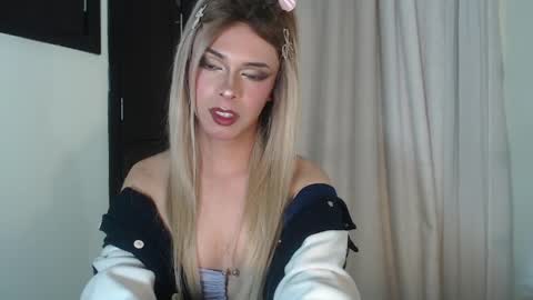Snapshot of sabrinatshot chatting on 05.30.26 sabrinatshot online show from 05.30.26
