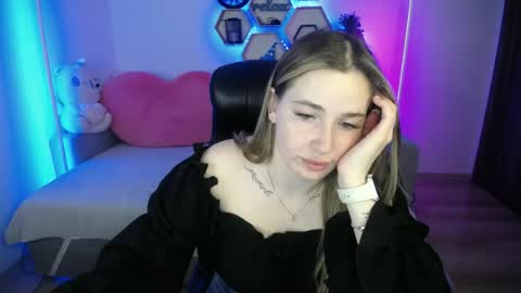 Snapshot of sabrinviolet chatting on 07.01.26 Sabrina Violet online show from 07.01.26