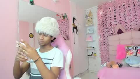 Snapshot of sack_wink chatting on 09.24.25 sack_wink online show from 09.24.25